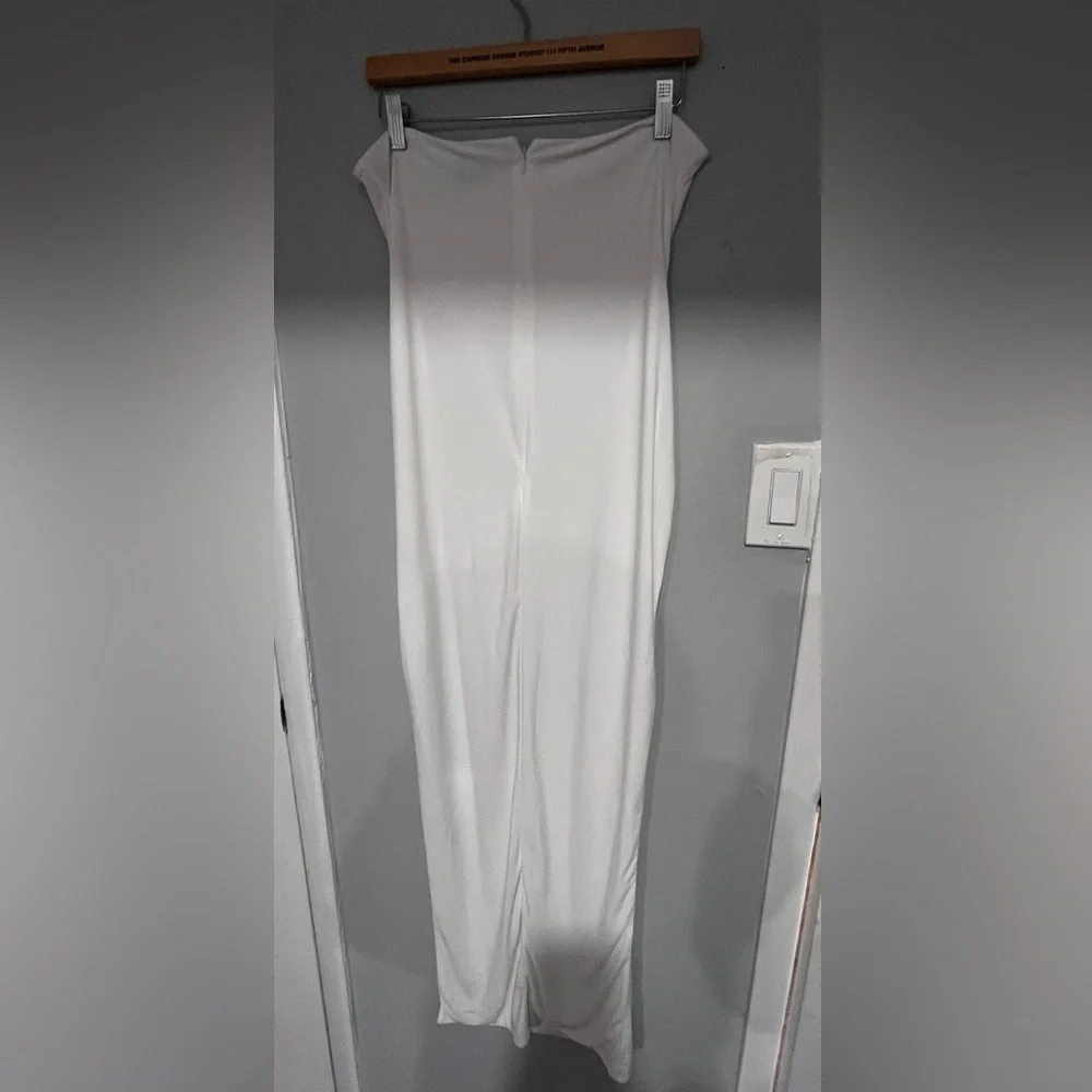 Club L London White Strapless Bodycon Dress - Picture 2 of 6